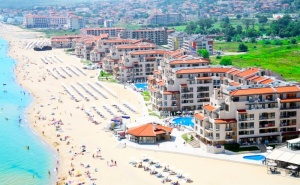 На Първа Линия в <em>Обзор</em> Бийч Ризорт*****. Нощувка на човек на База All Inclusive + 5 Басейна.
