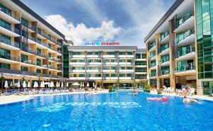 Нощувка на човек на База All Inclusive + Басейн в Хотел Диамант****, <em>Слънчев бряг</em>. Дете до 12.99 г. - Безплатно