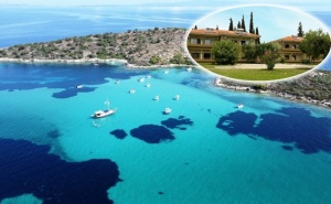 3+ Нощувки със Закуски и Вечери на човек в Sithonia Village. на 130М. от Плажа в Геракини, Халкидики. Дете до 11.99Г. Безплатно