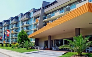Нощувка на човек на База All Inclusive + Басейн в Хотел Екселсиор****, <em>Златни Пясъци</em>. Дете до 13Г. - Безплатно!