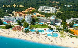 На Първа Линия в <em>Златни Пясъци</em>. Нощувка на човек на База All Inclusive + Басейн в Хотел Лилия****