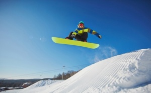 Наем на Ски или Сноуборд Оборудване за 1 Ден, или Пълна Профилактика от Ски Училище Стенли, <em>Пампорово</em>