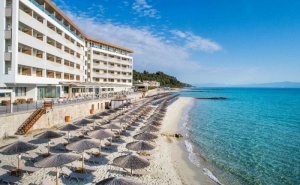 Hotel AMMON ZEUS, Халкидики, разположен на чистия и пясъчен плаж на Калитеа със закуска и вечеря /10.07.2022 г. - 23.07.2022 г. или 17.08.2022 г. - 30.08.2022 г./