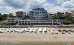На Първа Линия в Обзор Лято 2023, All Inclusive с Безплатен Плаж След 26.08 в Хотел Парайзо Бийч