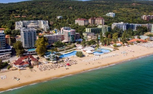 all inclusive на метри от плажа - хотел Лилия 4* <em>Златни Пясъци</em>