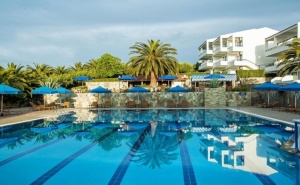 Ранни Записвания Хотел Port Marina, <em>Касандра</em>, Гърция! 5+ Нощувки със Закуски и Вечери на човек + Басейн