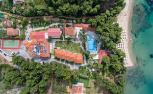 Лятна Почивка в Porfi Beach 3*