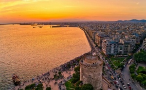 Еднодневна Екскурзия до <em>Солун</em>, Гърция! Транспорт на човек + Панорамна Обиколка на Града от Та Роял Холидейз