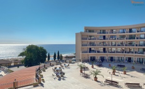 Ultra All Inclusive в Златни Пясъци - Хотел Грифид Моко Бийч с Безплатни Чадър и Шезлонги на Плажа и Ползване на Басейн /01.07.2023 г. - 16.07.2023 г./