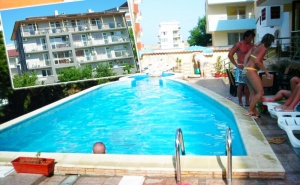 Нощувка за 2-Ма, 3-Ма или 4-Ма + Басейн в Семеен Хотел България, на 150М. от Плажа в <em>Приморско</em>