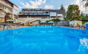 5 Дни със Закуска за Двама през Юни в Kriopigi Hotel