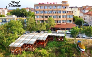Нощувка на човек със Закуска и Вечеря в Хотел Пловдив, Приморско