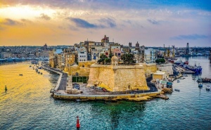 Екскурзия до Малта! Самолетен Билет от София + 3 Нощувки на човек със Закуски, Закуски и Вечери или на База All Inclusive в Хотел по Избор от Та Надрумтур
