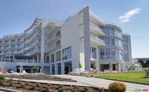 Лукс ваканция в Свети Влас първа линия, All Inclusive след 31.08 в хотел Лунна пътека